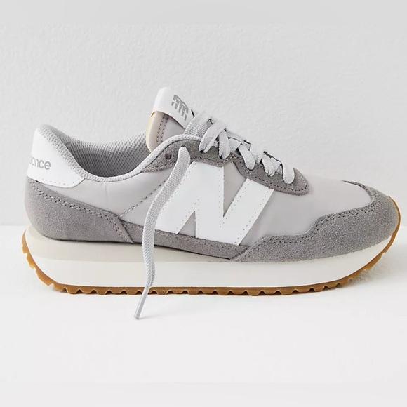 New Balance 237 Sneakers    Perfect Condition!!  WORN ONCE!! - Picture 3 of 8